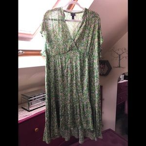 Scoop green dress with floral disty print